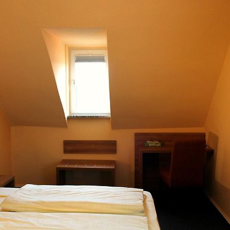 Hotel Zur Lindenau Rüdesheim am Rhein Zimmer foto