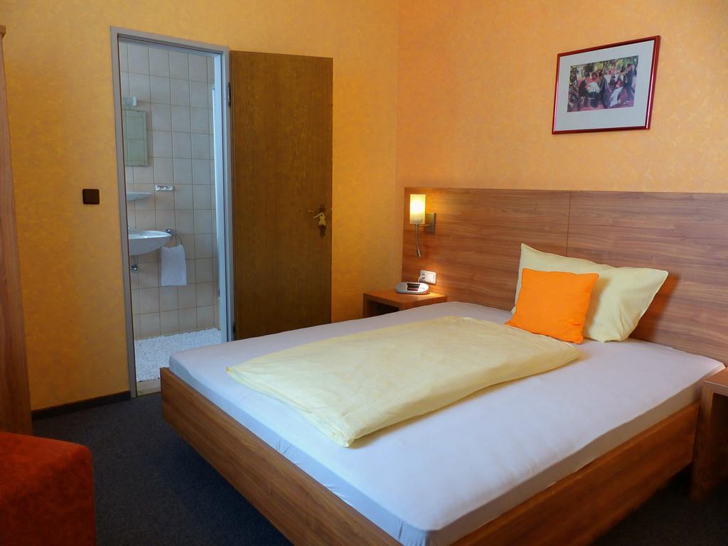 Hotel Zur Lindenau Rüdesheim am Rhein Zimmer foto