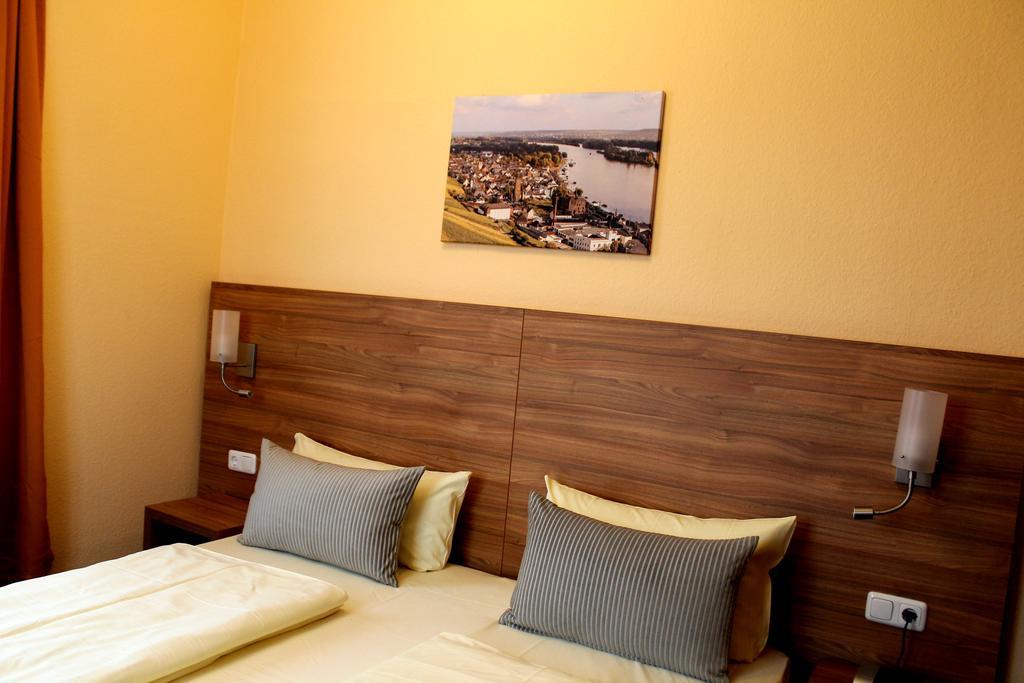 Hotel Zur Lindenau Rüdesheim am Rhein Exterior foto